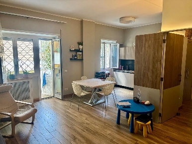 Foto Appartamento in Via Al Sesto Miglio 52, Roma Tomba di Nerone di 90 m²