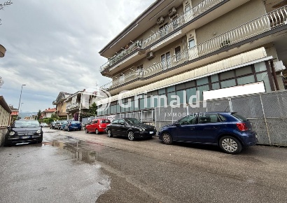 Foto Negozio in Via firenze snc, Pontecagnano Faiano Pontecagnano di 400 m²