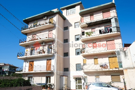 Foto Appartamento in Via S. Francesco Di Paola 165, Centro di 108 m²