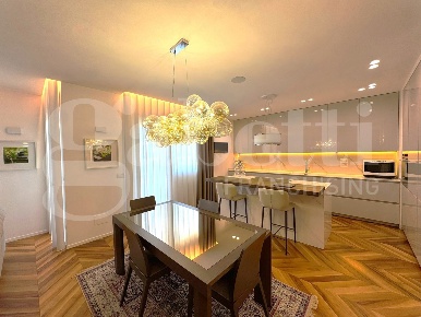 Foto Appartamento in Papa Giovanni XXIII, Bari Carrassi di 170 m²
