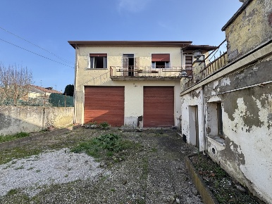 Foto Casa indipendente in Via MURE SUD SNC, Montagnana Centro di 280 m²