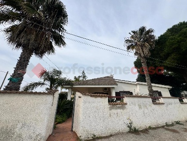 Foto Villa unifamiliare in Strada COMUNALE ROTONDELLA 27, Pulsano di 110 m²