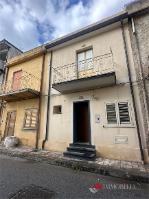 Foto Casa indipendente in Via Regina Margherita, Brancaleone di 90 m²