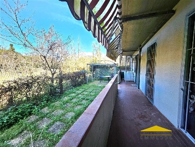 Foto Appartamento a Massa Marina di Massa Centro di 72 m² con 3 locali