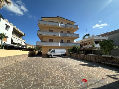 Foto Appartamento in Via Ramirez, Melito di Porto Salvo di 600 m²
