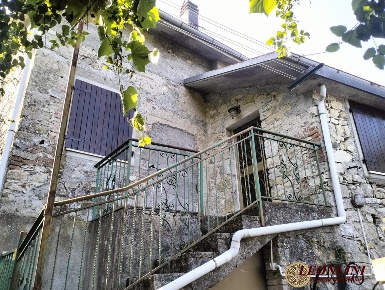 Foto Rustico in Irola di Sotto, Villafranca in Lunigiana di 140 m²