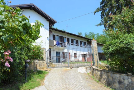 Foto Rustico in Pera 2, Merana di 550 m² con 15 locali in vendita