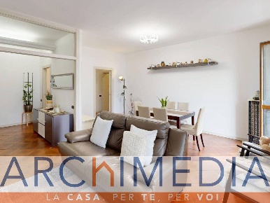 Foto Appartamento in Via Martiri Patrioti, Malnate Centro di 164 m²