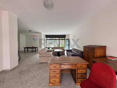 Foto Negozio a Ferrara Centro Storico di 140 m² con 1 locali in affitto