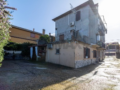 Foto Appartamento in Via Antonio Manzi 14, Frascati di 55 m² con 2 locali