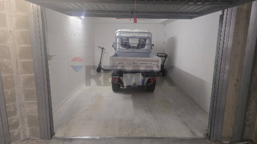 Foto Posti auto in Via Luigi Cibrario sic, Genova di 19 m² con 1 locali