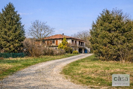 Foto Case semi ndipendenti in VIA DEI MULINI 24, Malnate di 743 m²