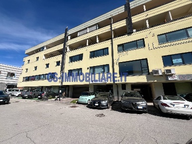 Foto Ufficio in Via del Gallitello 89, Potenza Centro di 117 m² in affitto