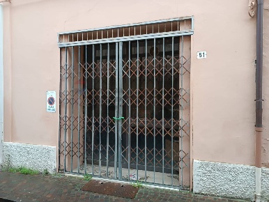 Foto Negozio in Via Roma, Borgo Tossignano di 45 m² in vendita
