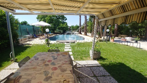 Foto Villa unifamiliare in Strada per Torricella 20, Brindisi di 51 m²