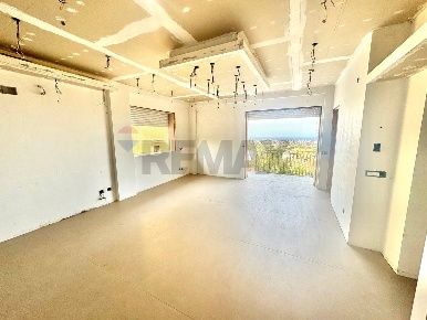 Foto Appartamento in Via Dolomiti 11, Carini Centro di 125 m² con 4 locali