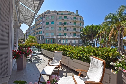 Foto Appartamento in Via Roma, Ospedaletti di 123 m² con 6 locali