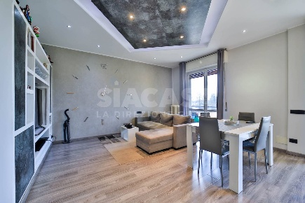 Foto Appartamento in via Obizzone 75, Bernareggio di 103 m² con 3 locali