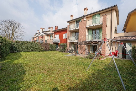 Foto Appartamento in via fermi 1/F, Terno d'Isola di 165 m² con 5 locali