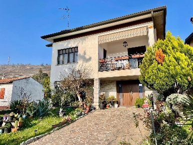 Foto Casa indipendente in monte sei busi 54, Ronchi dei Legionari Centro