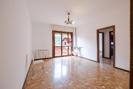 Foto Appartamento in Via Antonio Cechov 20, Milano Gallaratese di 82 m²
