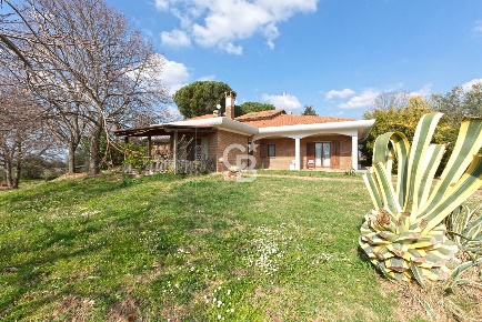 Foto Villa unifamiliare in Strada della Palanzana, Viterbo di 460 m²
