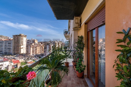 Foto Appartamento in Via Ammiraglio Rizzo 76, Palermo Montepellegrino