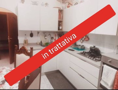 Foto Appartamento in Via Venezia, Genova Dinegro di 90 m² con 5 locali