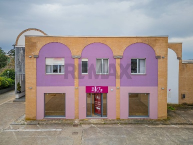 Foto Locale commerciale in Strada 24 di Via Predda Niedda, Sassari