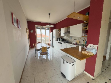 Foto Appartamento in Corso Re Umberto, Torino Crocetta di 97 m² in affitto