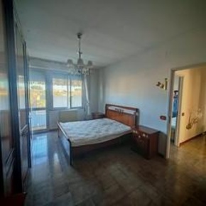 Foto Appartamento a Massa Marina di Massa Centro di 123 m² con 6 locali