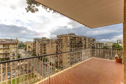 Foto Appartamento in Via Papa Pio XII 60, Bari Poggiofranco di 200 m²