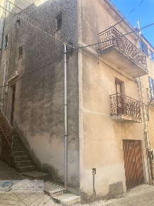 Foto Casa indipendente in via mercato, Prizzi di 113 m² con 3 locali