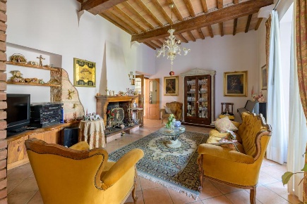 Foto Appartamento in Via Matteotti Giacomo, Sigillo Centro di 130 m²