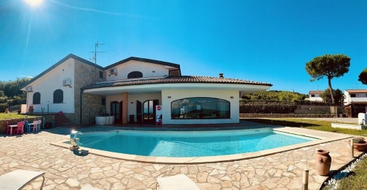 Foto Villa unifamiliare a Livorno Piazza Roma - Borgo Cappuccini di 360 m²