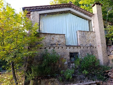 Foto Rustico a Roccastrada di 94 m² con 5 locali in vendita