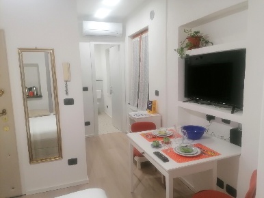 Foto Appartamento in Vico Salvaghi, Genova Maddalena di 27 m² con 2 locali