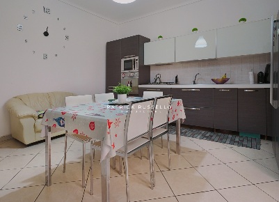 Foto Appartamento in Via Calabria 55, Gela Centro di 162 m² con 6 locali