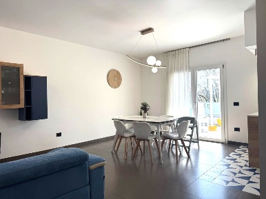 Foto Villa unifamiliare in Via Tommaso Landolfi, Frosinone Tribunale