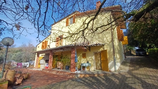 Foto Casale in via Del Leccetello 31, Trequanda di 233 m² con 9 locali