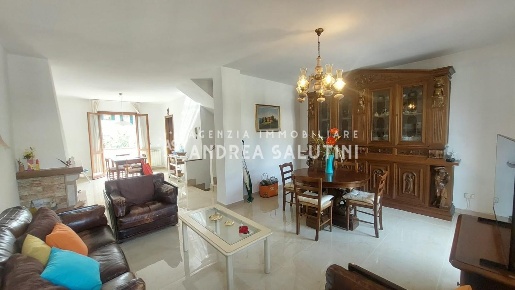 Foto Villa a schiera a Calci Centro di 135 m² con 7 locali in vendita