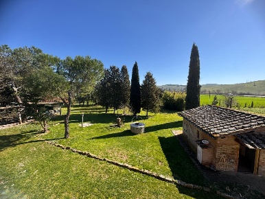 Foto Villa unifamiliare a Asciano di 255 m² con 12 locali in vendita