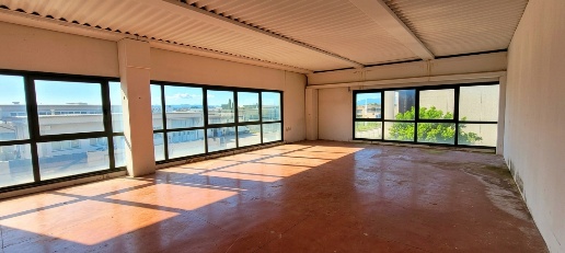 Foto Capannone industriale a Casciana Terme Lari di 250 m² con 3 locali