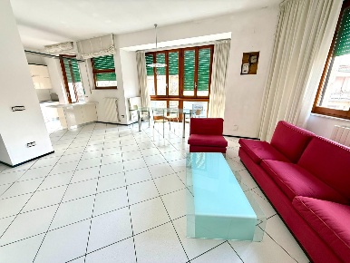 Foto Appartamento a Ponsacco Centro di 125 m² con 6 locali in affitto