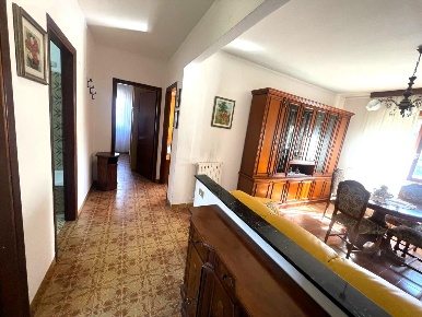 Foto Appartamento a Massa Marina di Massa Centro di 65 m² con 3 locali