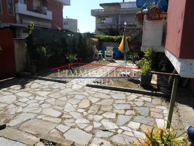 Foto Appartamento a Carrara Marina di Carrara di 75 m² con 4 locali