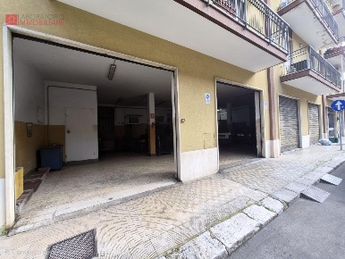 Foto Locale commerciale a Lecce San Pio - Idria di 139 m² con 1 locali