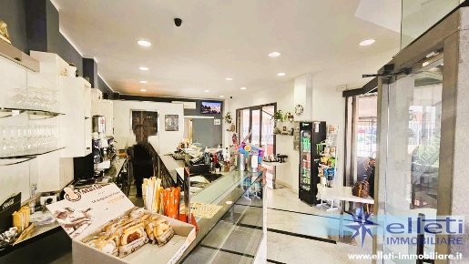 Foto Bar a Massa Centro di 50 m² con 2 locali in vendita