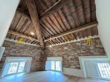 Foto Appartamento a Lucca Piazza Anfiteatro - Torre Guinigi di 138 m²