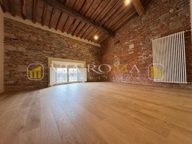 Foto Appartamento a Lucca Piazza Anfiteatro - Torre Guinigi di 138 m²